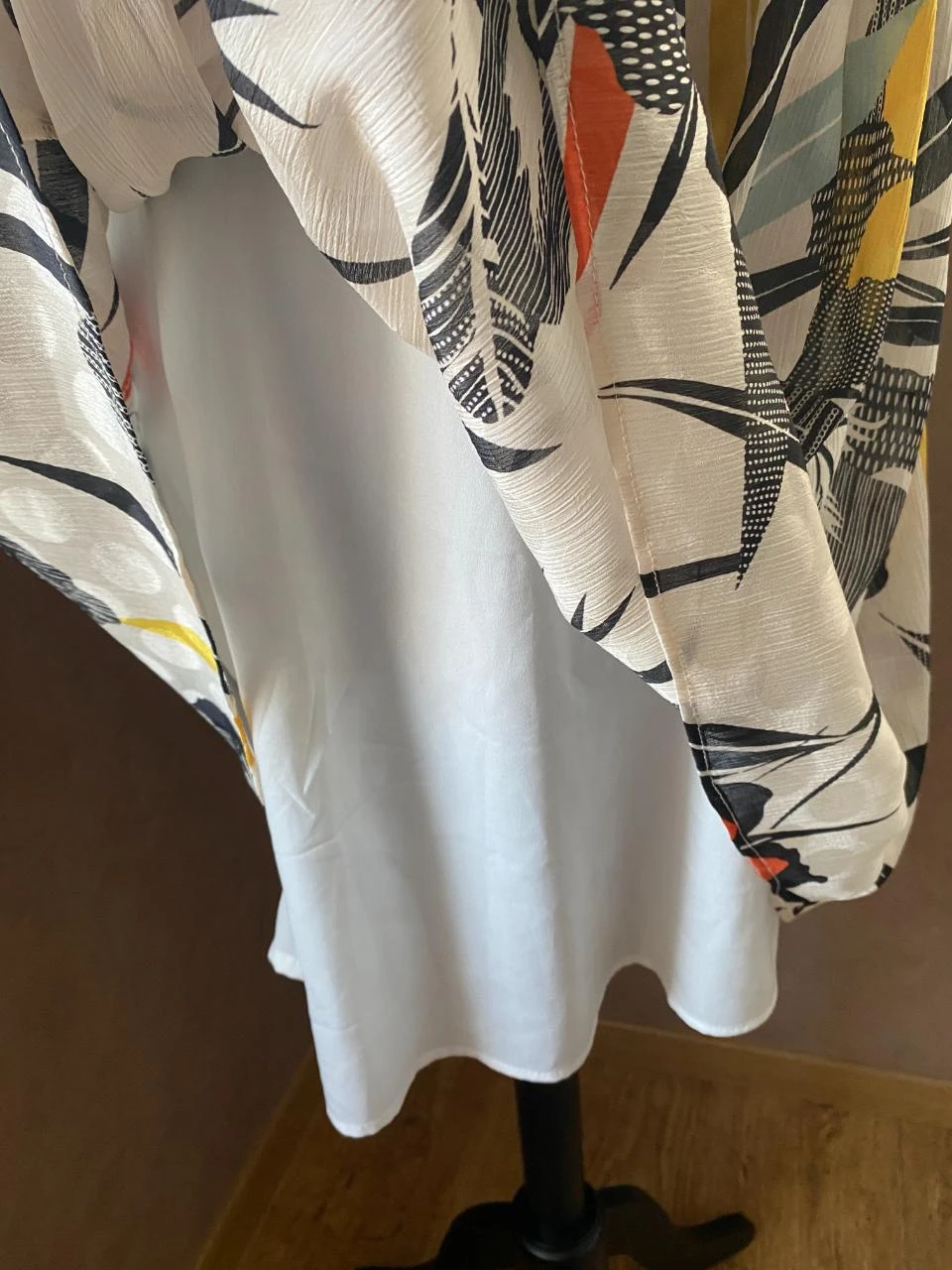 Promod jurk maat 38 wit met tropische print zwart geel – vloeiend, gevoerd – photo 10